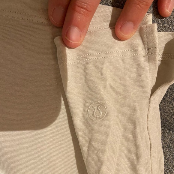 Lululemon classic fit cotton blend long sleeved tee bone size 6 - Picture 9 of 9